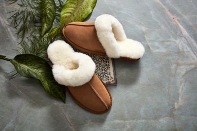 Women's Classic Shearling-Lined Leather Scuff Slippers