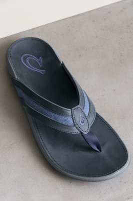 OLUKAI IKOI MENS CHARCOAL SANDAL SHOES Olukai Men main image 3
