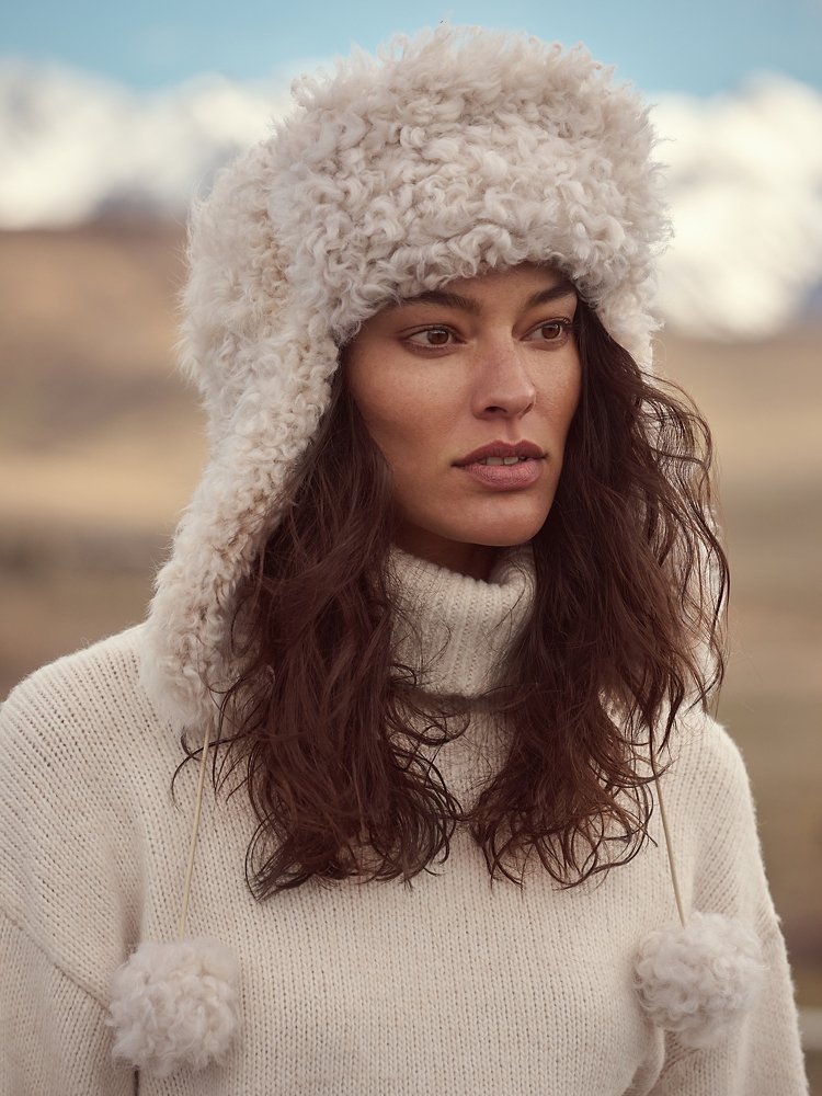 Tigrado Sheepskin Aviator Hat | Overland display picture 1