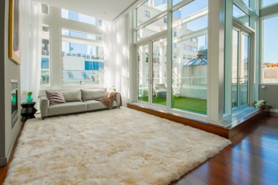 6.5' x 10' Australian Sheepskin Area Rug