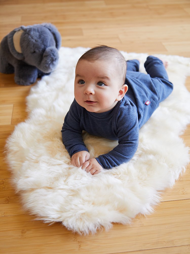 OVERLAND sheepskin baby rug 赤ちゃんラグ Sheepskin Baby Rug | Overland