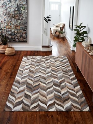 5' x 8' Leaves Cowhide Area Rug